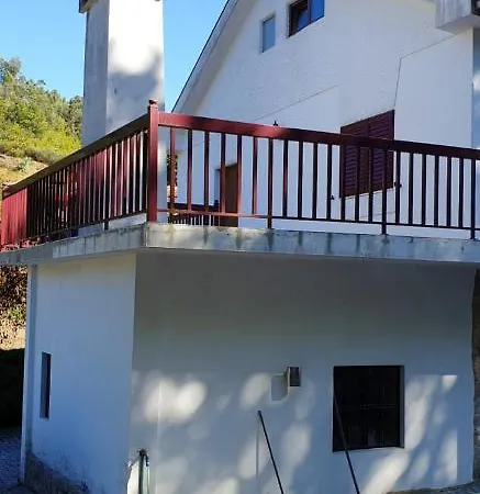 3 Bedrooms House With View And Enclosed Garden At *