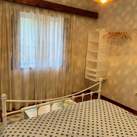 3 Bedrooms House With View And Enclosed Garden At *