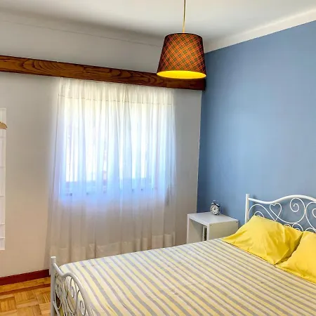 3 Bedrooms House With View And Enclosed Garden At *